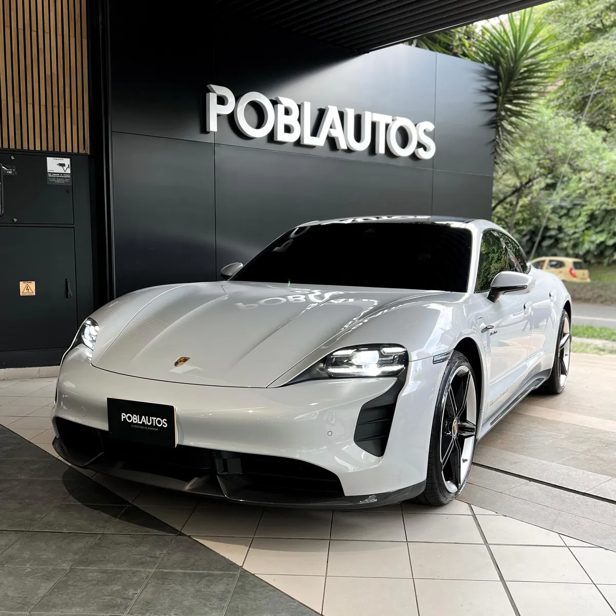 Porsche Taycan Turbo S 2021